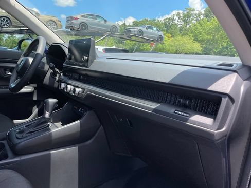 Certified 2025 Honda CR-V EX image 33