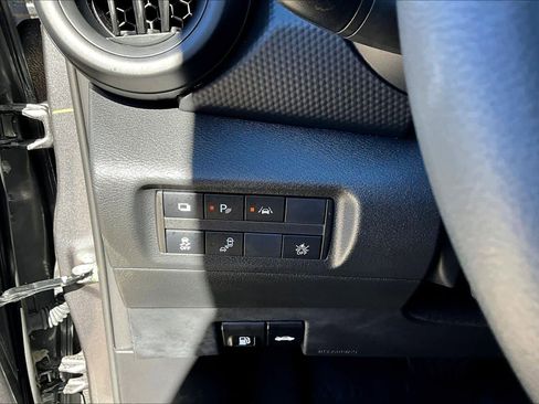 Used 2025 Nissan Kicks Play S image 31