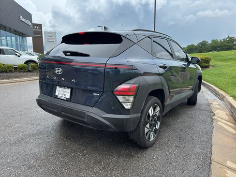 Used 2025 Hyundai Kona SEL AWD/4WD image 4