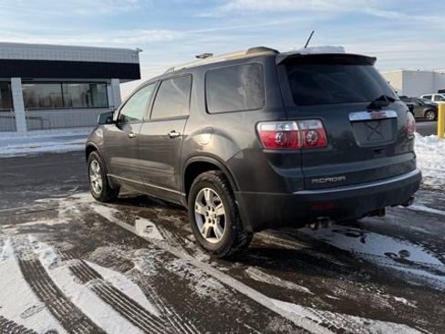 Used 2011 GMC Acadia SLE image 10