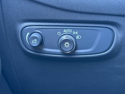 Used 2024 Chevrolet Equinox LS w/ LS Convenience Package FWD image 39