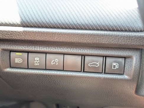 Used 2025 Toyota Camry SE FWD image 26