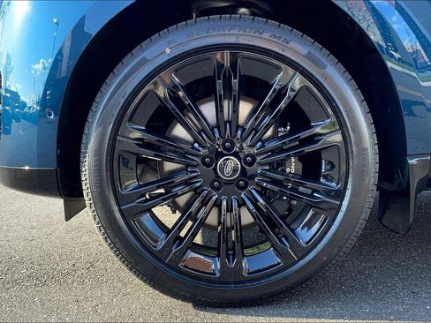 New 2025 Land Rover Range Rover SE image 11