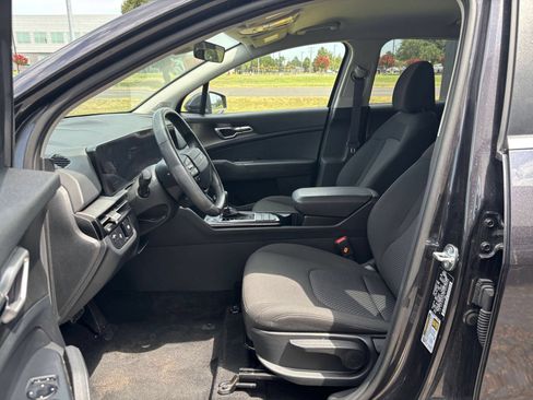 Used 2026 Kia Sportage LX FWD image 27