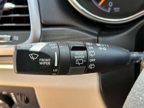 Used 2021 Jeep Grand Cherokee Limited image 13