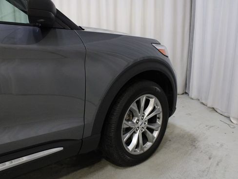 Used 2023 Ford Explorer XLT w/ Equipment Group 202A AWD/4WD image 29