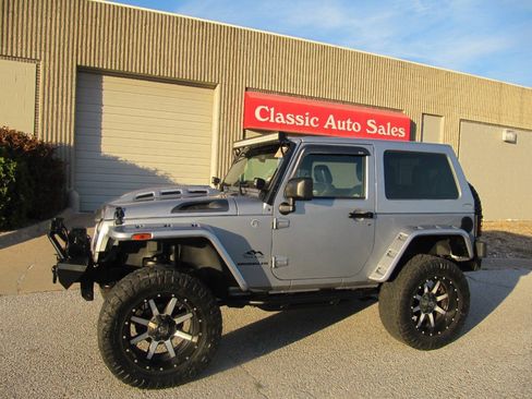 Used 2014 Jeep Wrangler Sport w/ Quick Order Package 24S AWD/4WD image 9