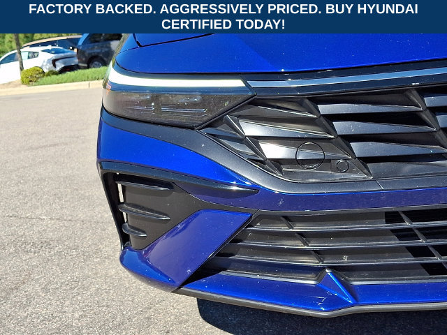 Certified 2025 Hyundai Elantra Limited FWD image 11