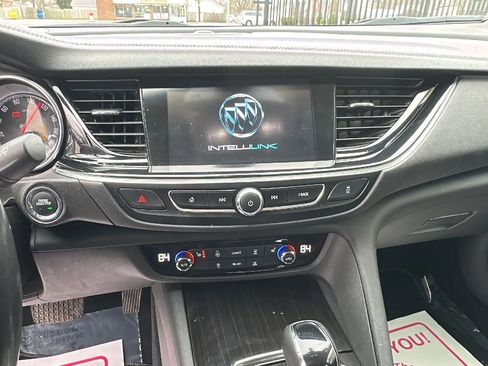 Used 2018 Buick Regal Essence image 12