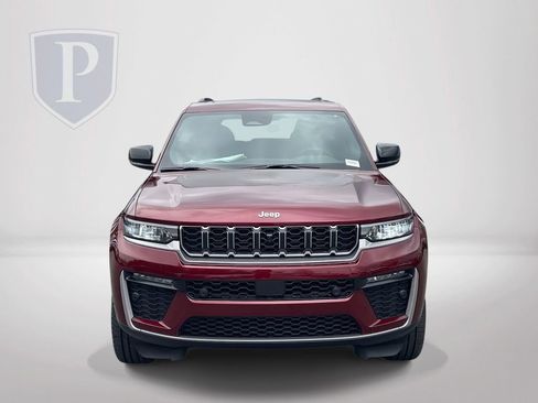 New 2026 Jeep Grand Cherokee Limited w/ Luxury Tech Group II AWD/4WD image 3