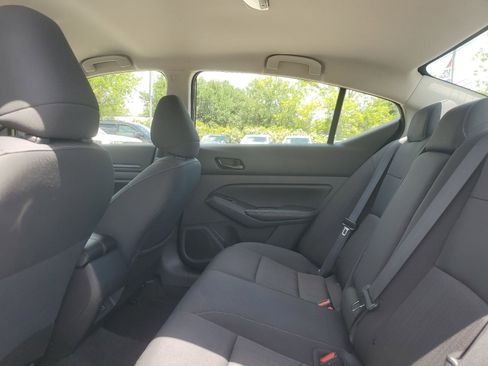 Used 2024 Nissan Altima 2.5 SV FWD image 12
