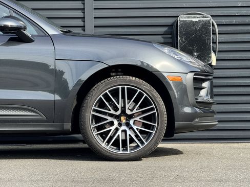 Certified 2026 Porsche Macan AWD/4WD image 11