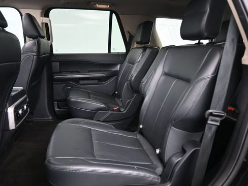 Used 2023 Ford Expedition XLT RWD image 14
