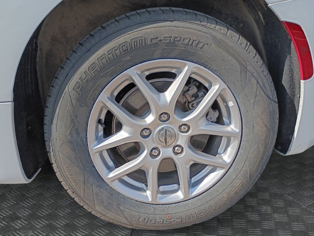 Used 2024 Chrysler Pacifica Touring-L FWD image 16