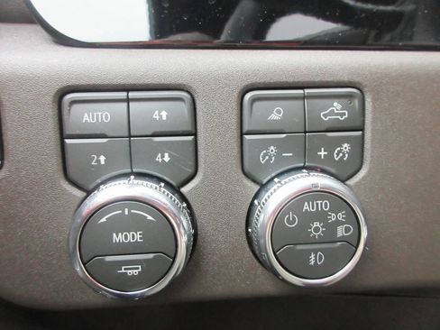 New 2026 GMC Sierra 2500 SLT w/ SLT Premium Package AWD/4WD image 19