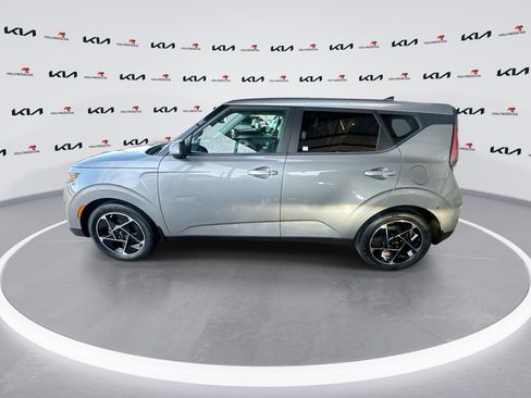 Certified 2023 Kia Soul EX image 5