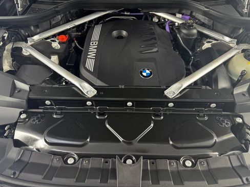 Used 2026 BMW X7 xDrive40i w/ M Sport Package AWD/4WD image 10