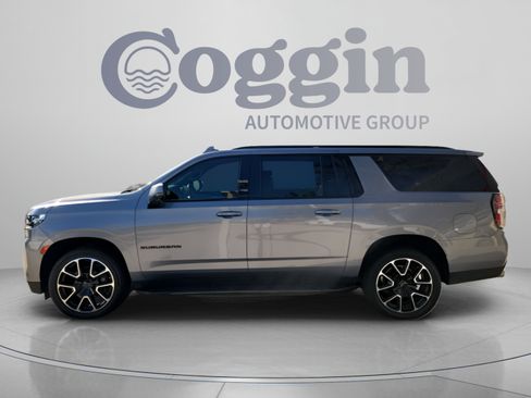 Used 2022 Chevrolet Suburban RST w/ Sport Performance Package AWD/4WD image 3