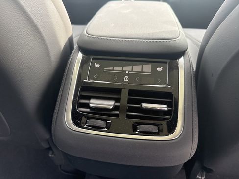 Certified 2025 Volvo XC90 B6 Plus image 15