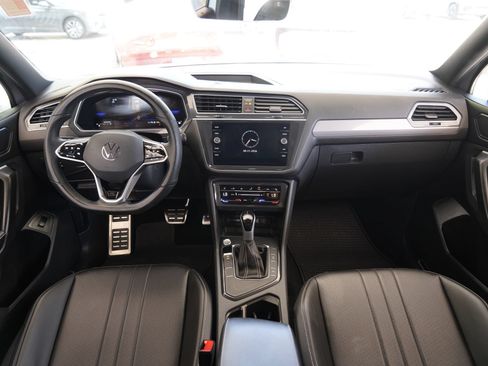 Certified 2024 Volkswagen Tiguan SE R-Line FWD image 25