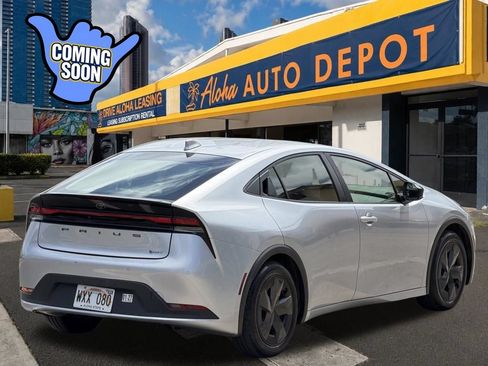 Used 2024 Toyota Prius LE FWD image 5