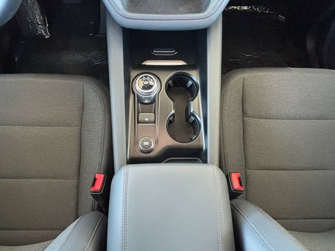 Used 2025 Ford Explorer Active AWD/4WD image 18