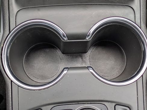 Used 2024 GMC Terrain SLT image 21