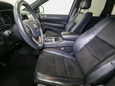 Used 2019 Jeep Grand Cherokee Altitude image 46