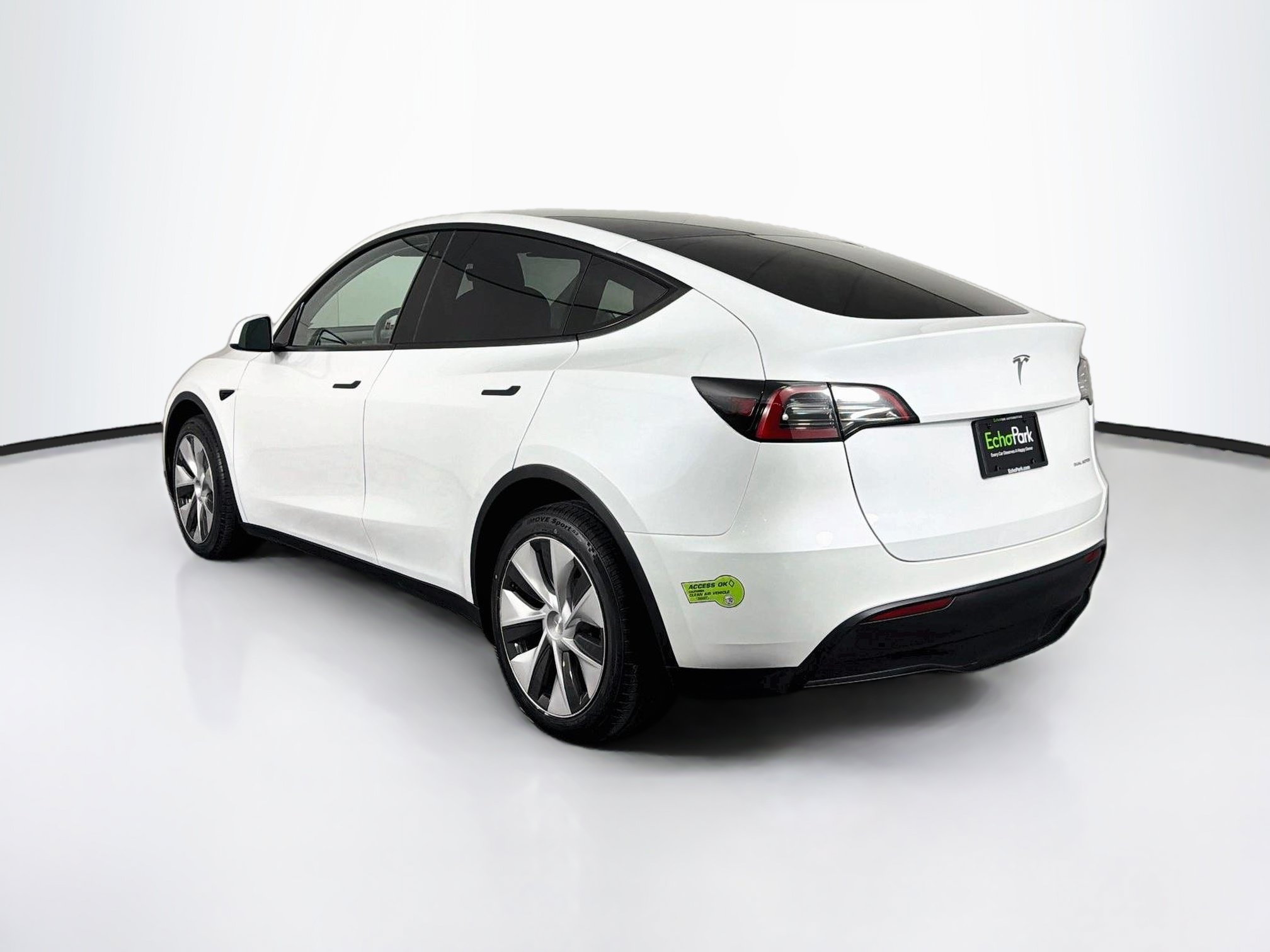 Used 2023 Tesla Model Y Long Range AWD/4WD image 5