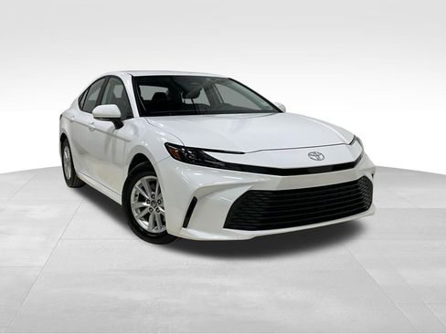 Used 2026 Toyota Camry LE FWD image 1