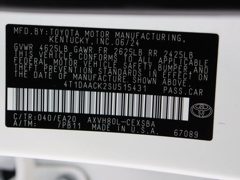 Used 2025 Toyota Camry SE image 42