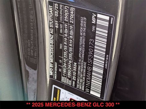 Certified 2025 Mercedes-Benz GLC 300 4MATIC image 33