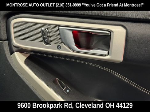 Used 2021 Ford Explorer Limited w/ Equipment Group 301A AWD/4WD image 57