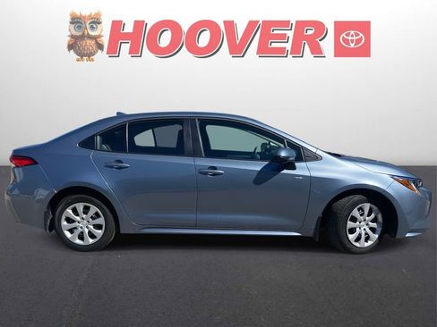 Used 2025 Toyota Corolla LE image 2