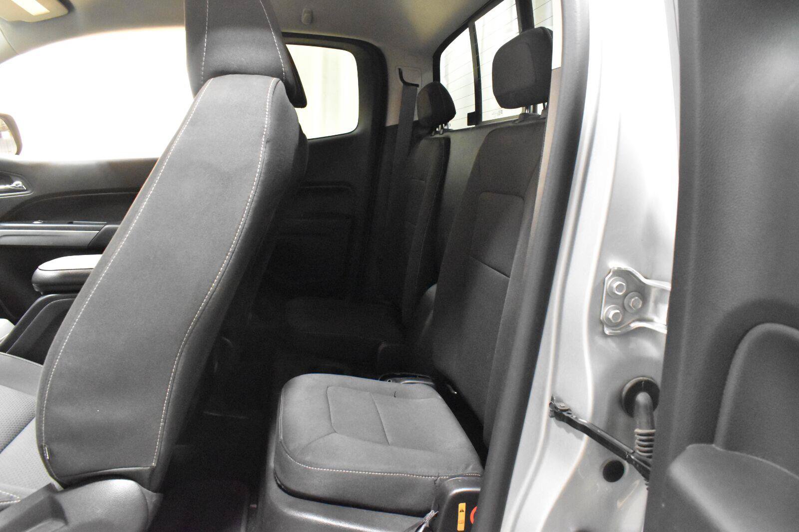 Used 2018 Chevrolet Colorado LT w/ LT Convenience Package AWD/4WD image 4