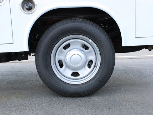 Used 2025 Ford F350 XL w/ XL Driver Assist Package RWD image 35