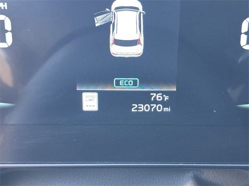 Certified 2024 Kia Niro SX image 37