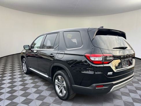 Certified 2024 Honda Pilot EX-L image 6