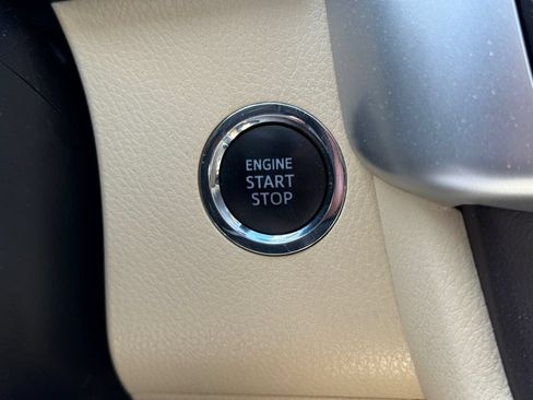 Used 2019 Toyota Highlander Limited AWD/4WD image 31