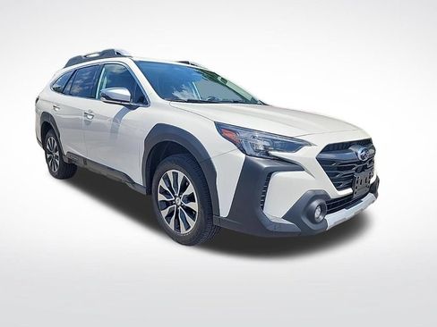 Used 2024 Subaru Outback Touring AWD/4WD image 3