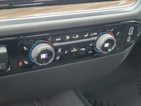 Used 2024 Chevrolet Silverado 1500 RST image 31