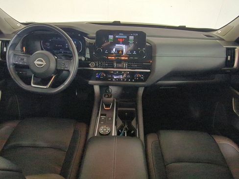 Used 2024 Nissan Pathfinder Platinum AWD/4WD image 19