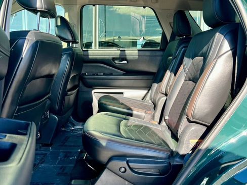 Used 2022 Nissan Pathfinder Platinum w/ Cargo Package image 13