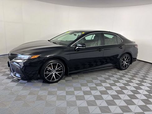 Used 2023 Toyota Camry SE w/ Cold Weather Package AWD/4WD image 5