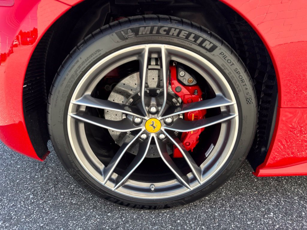 Used 2018 Ferrari 488 Spider RWD image 19