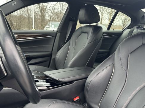 Used 2017 BMW 540i xDrive image 18