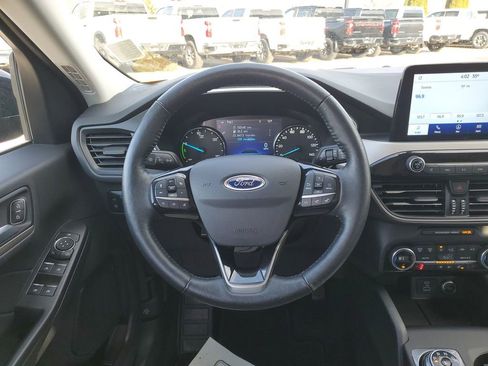 Used 2021 Ford Escape SE w/ SE Sport Appearance Package image 27