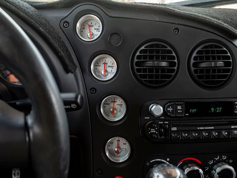 Used 2004 Dodge Viper SRT-10 RWD image 25