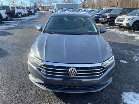 Used 2019 Volkswagen Jetta SE w/ Cold Weather Package image 3