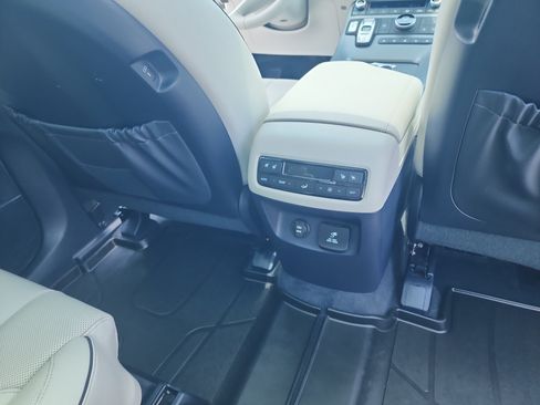 Used 2024 Hyundai Palisade Limited FWD image 23